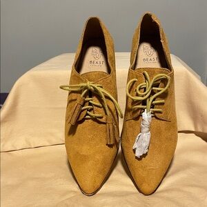 BEAST FASHION Mustard Yellow Flats